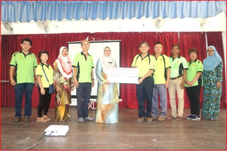 常年捐助款項於特殊學校:
丹绒武雅聋哑中学 
Sekolah Menengah Kebangsaan Pendidikan Khas Persekutuan (P)/
丹绒武雅聋哑小学 
Sekolah Rendah Kebangsaan Pendidikan Khas Persekutuan 哈顿冷聋哑小学 
Sekolah Kebangsaan Pendidikan Khas Jalan Hutton